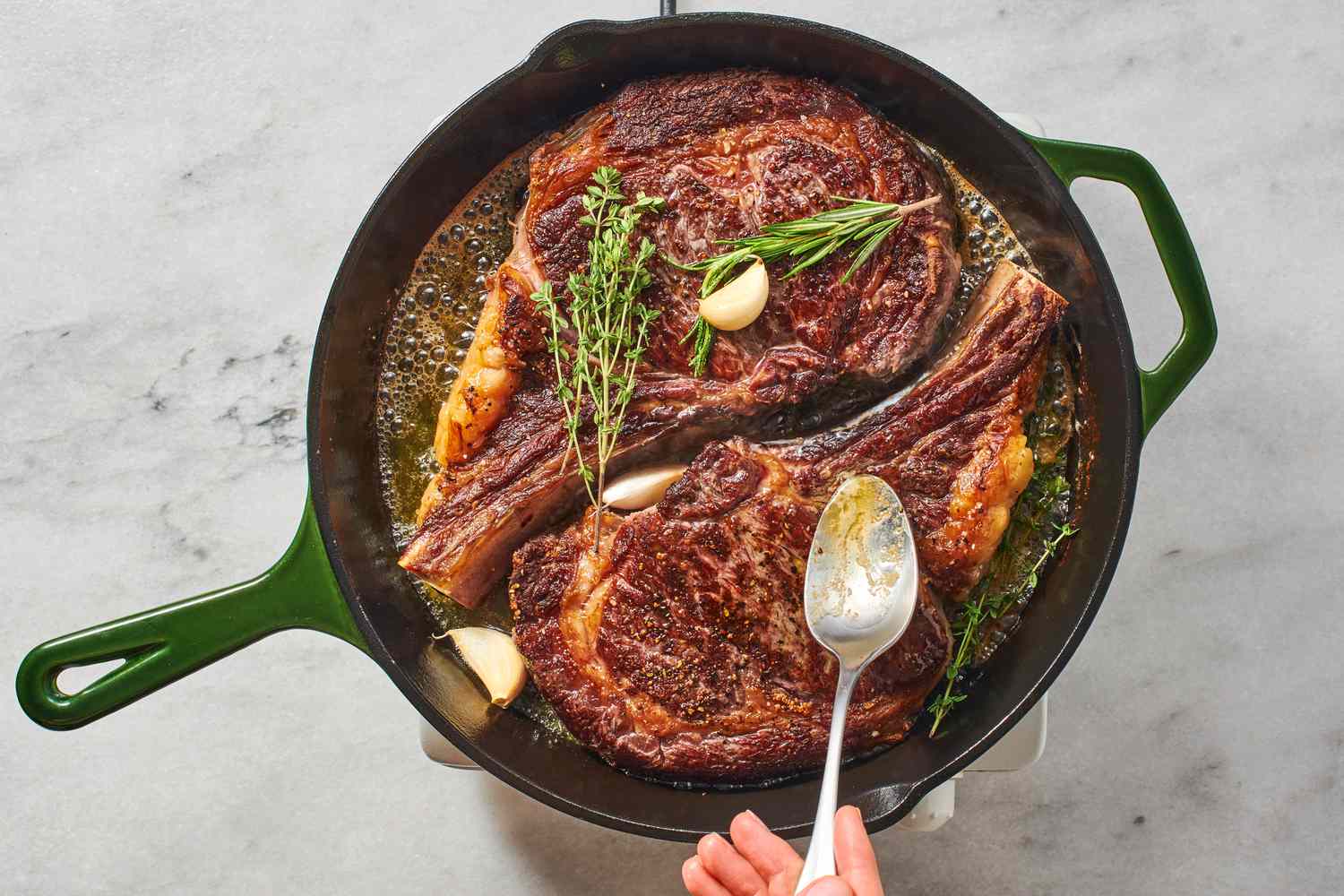 how-to-cook-a-ribeye-steak-in-a-cast-iron-skillet