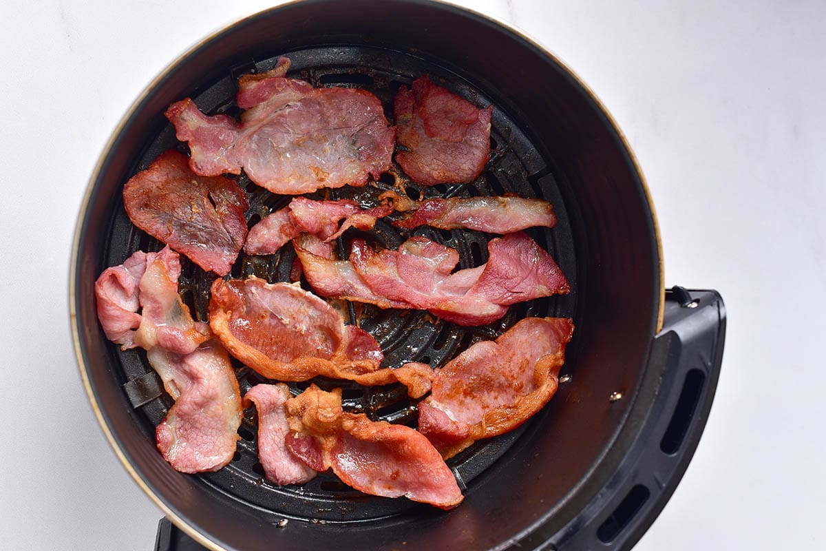 https://recipes.net/wp-content/uploads/2023/11/how-to-cook-bacon-in-ninja-air-fryer-1700734088.jpg