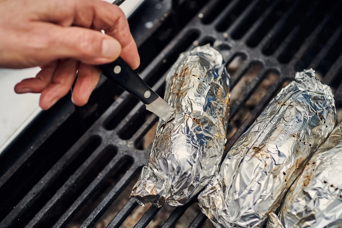 how-to-cook-baked-potatoes-on-gas-grill