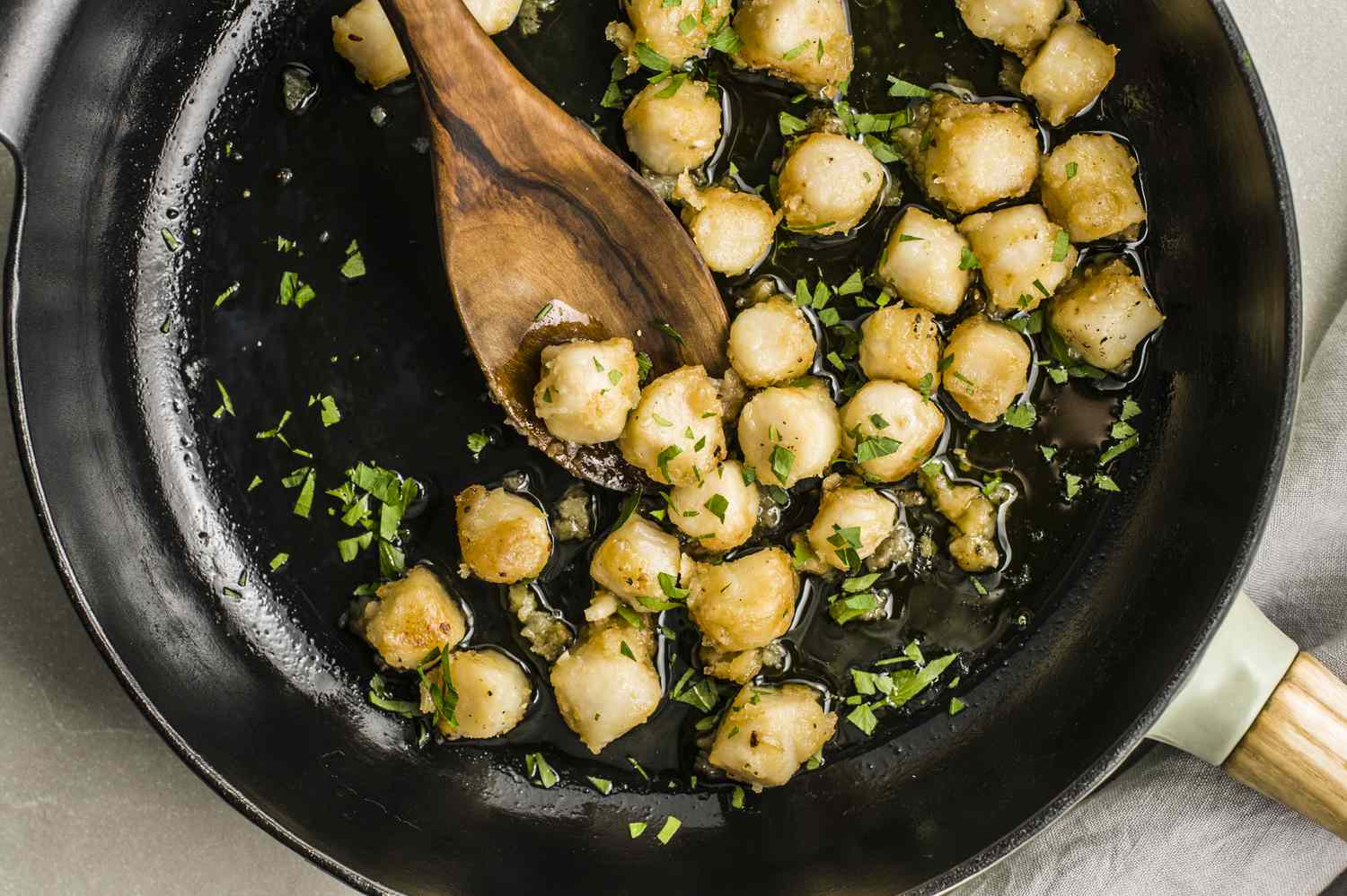 how-to-cook-bay-scallops-on-the-stove