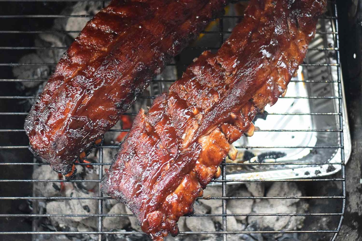 how-to-cook-beef-ribs-on-a-charcoal-grill