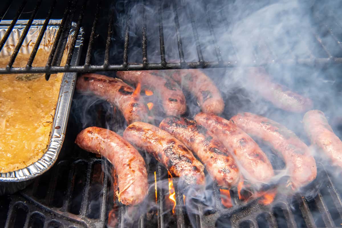 how-to-cook-brats-on-gas-grill