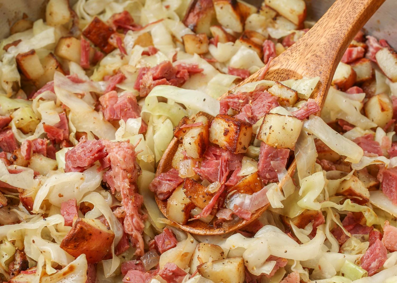 how-to-cook-cabbage-and-canned-corned-beef