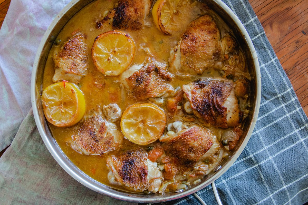 how-to-cook-chicken-thighs-in-a-dutch-oven
