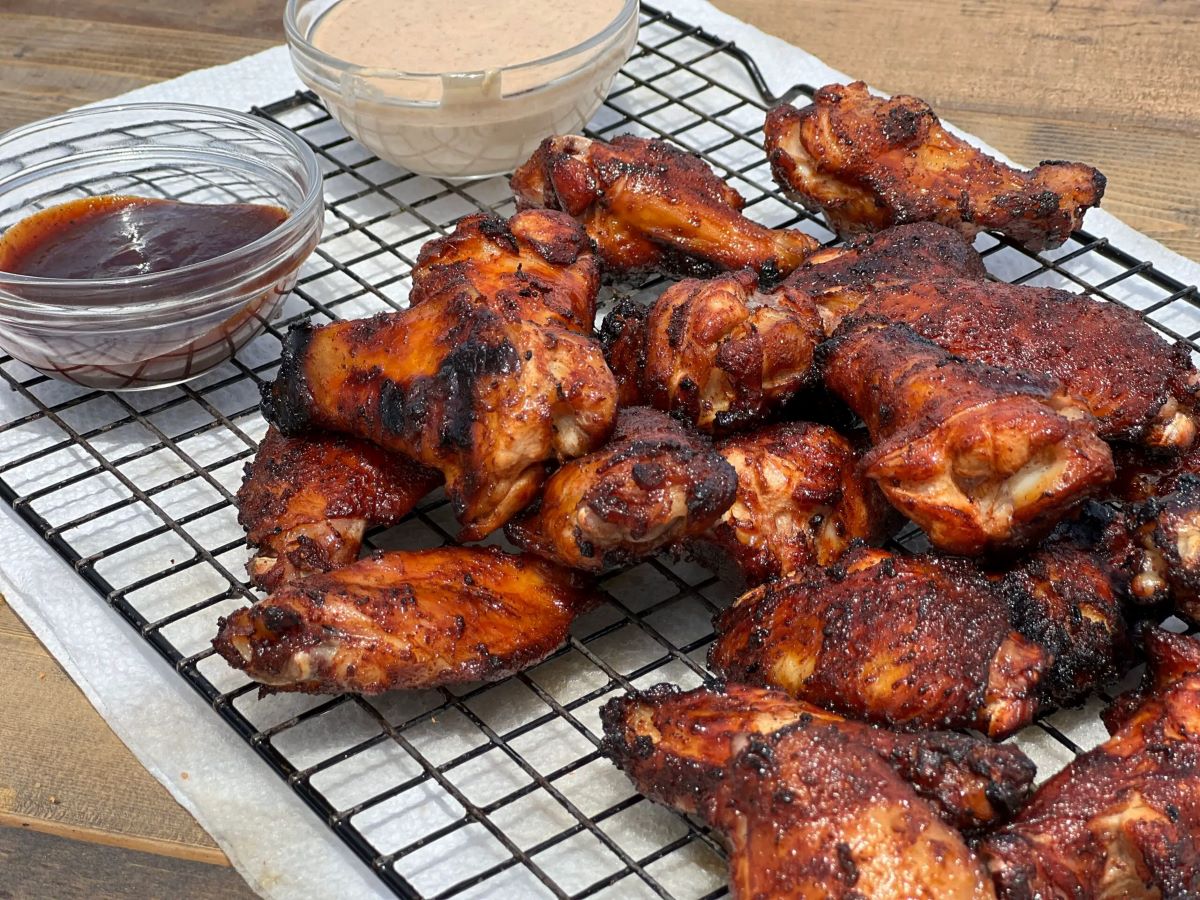 how-to-cook-chicken-wings-in-a-smoker
