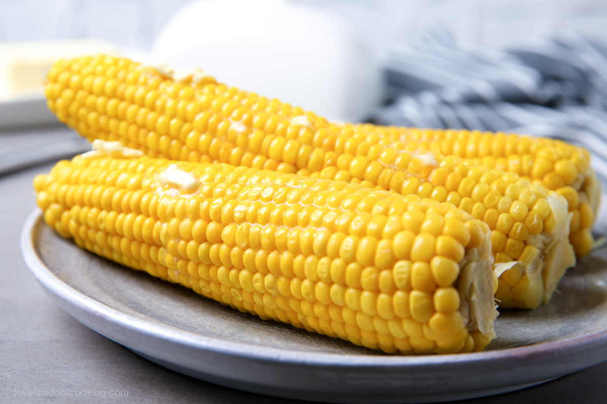 how-to-cook-corn-on-cob-in-microwave-without-husk