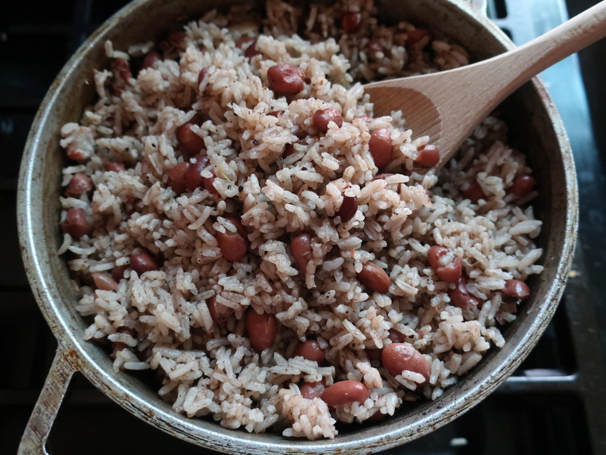 how-to-cook-cow-peas-and-rice