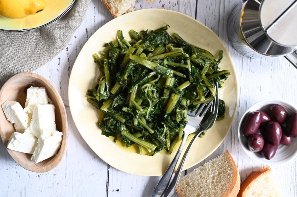 how-to-cook-dandelion-greens-greek-style