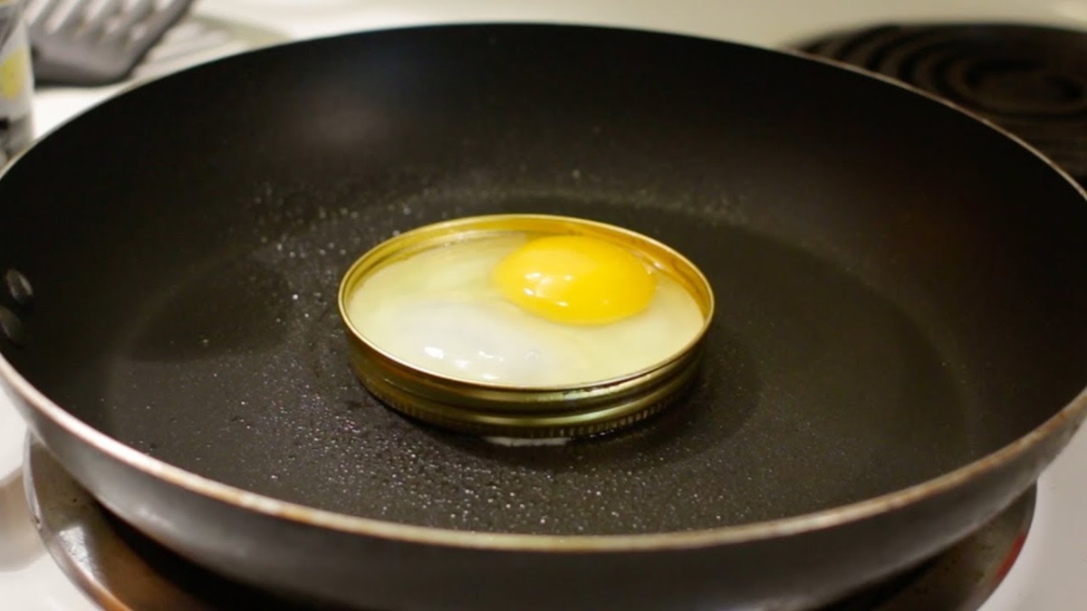 how-to-cook-eggs-in-a-circle