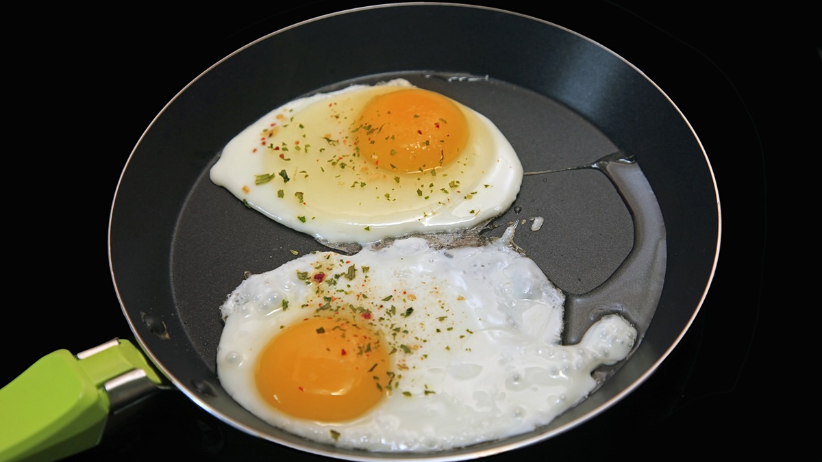 how-to-cook-eggs-without-sticking