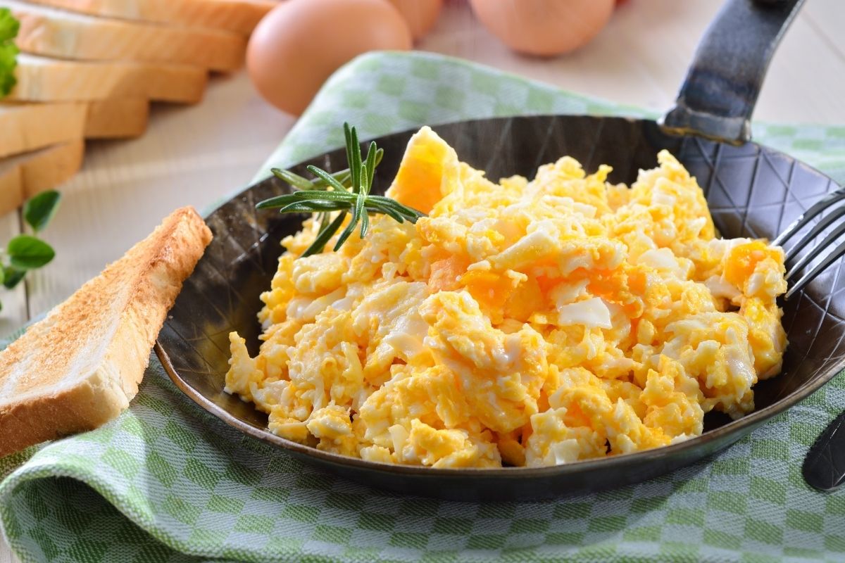 how-to-cook-frozen-scrambled-eggs