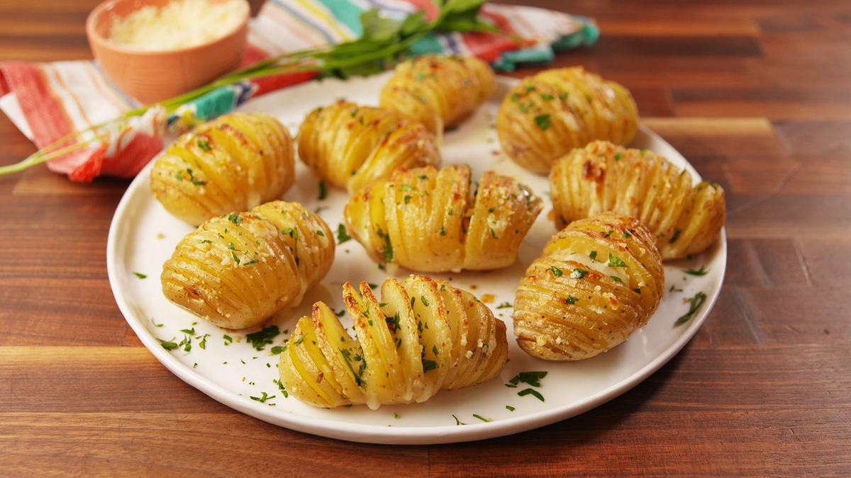 how-to-cook-garlic-potatoes