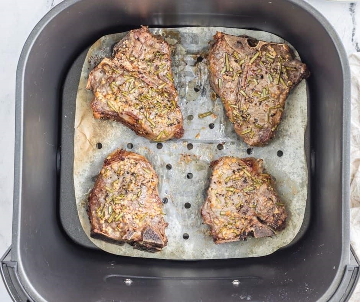 Lamb chop air outlet fryer