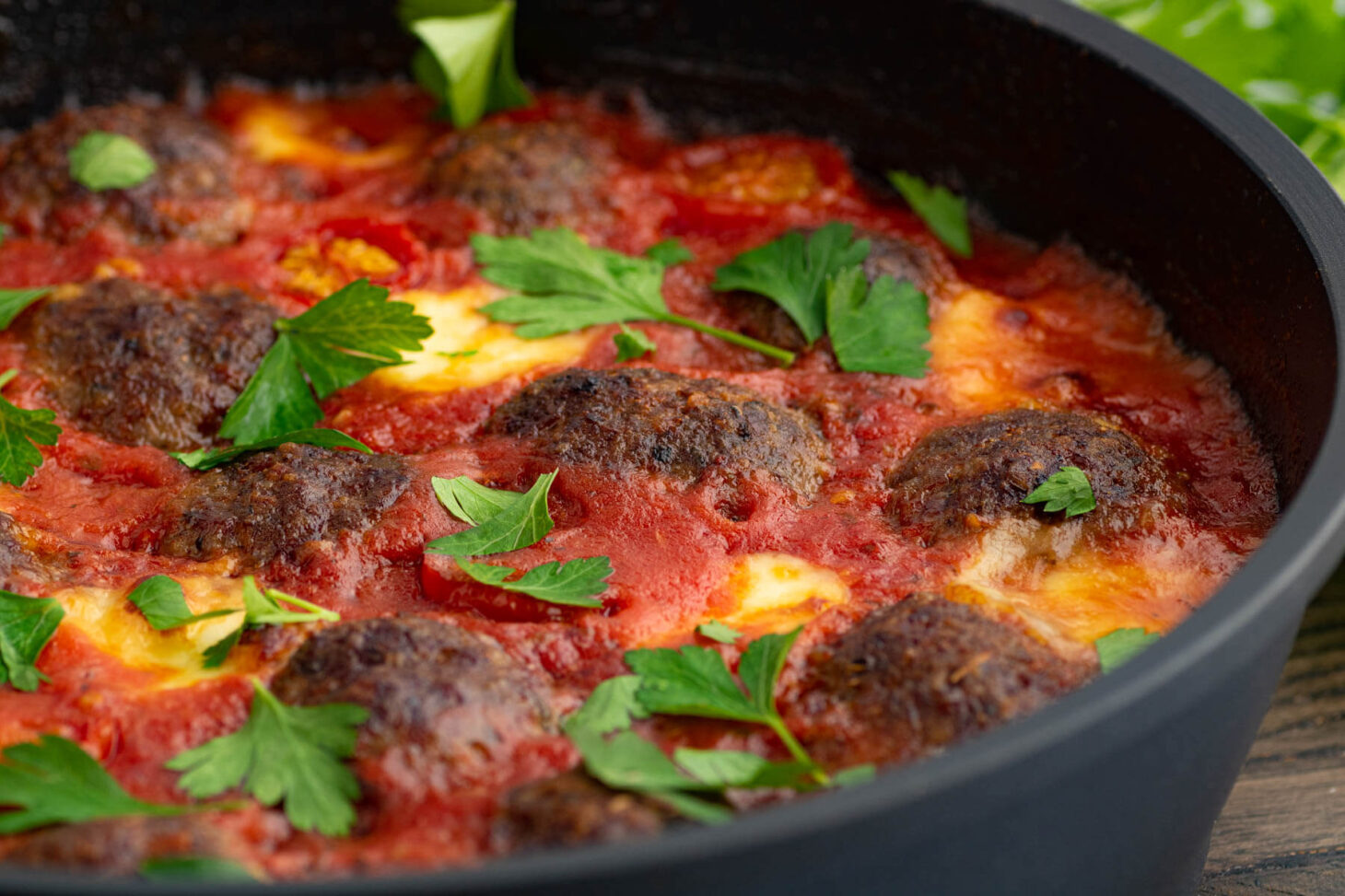 how-to-cook-meatballs-in-sauce-in-oven