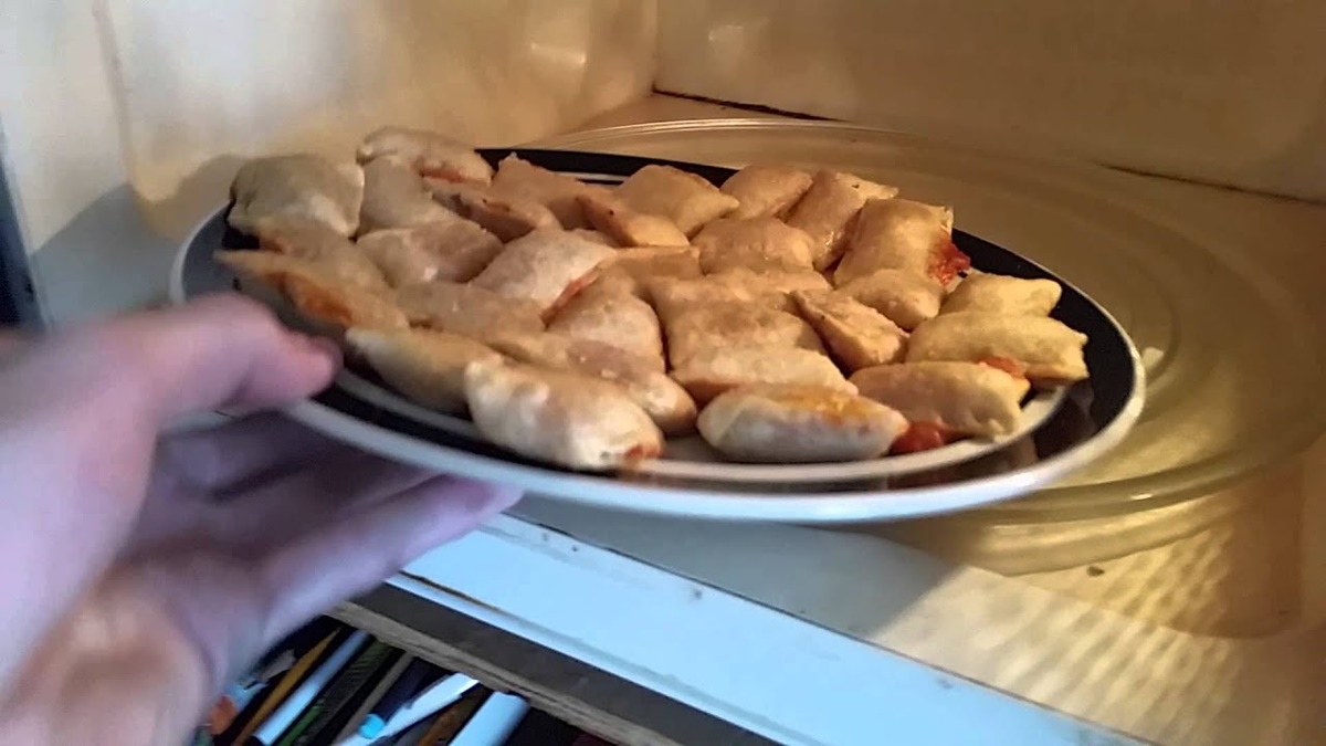 how-to-cook-pizza-rolls-in-microwave