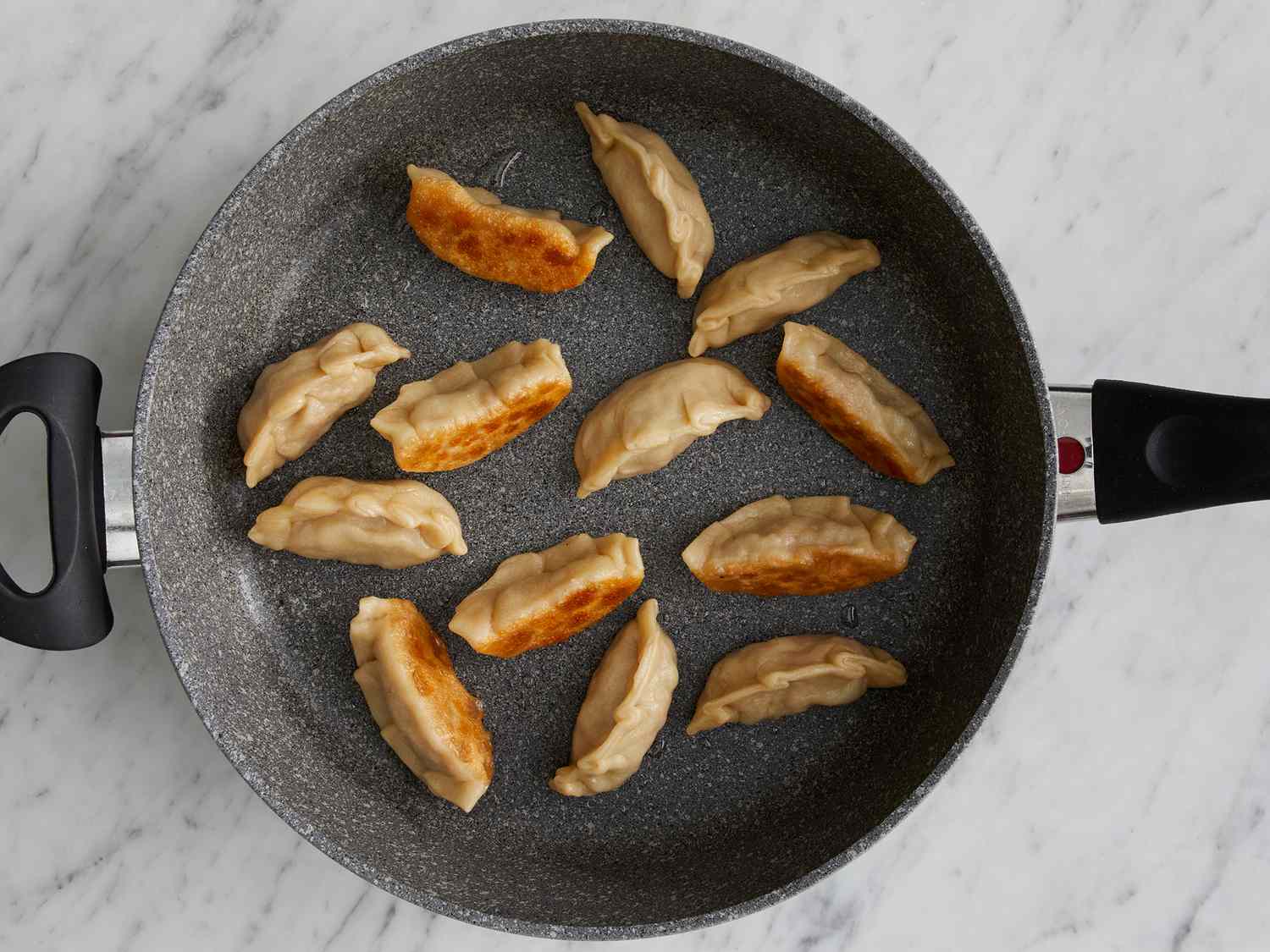 how-to-cook-pot-stickers-in-pan
