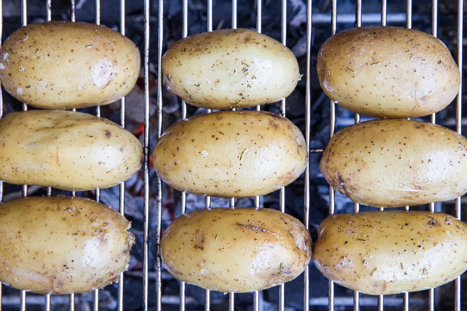 how-to-cook-potato-on-grill