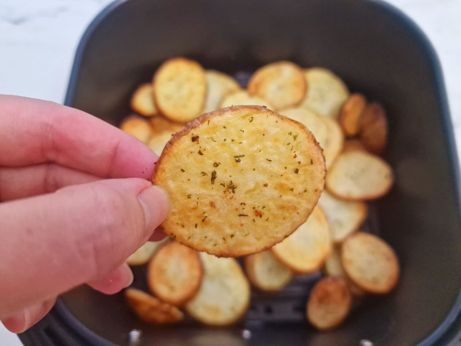 how-to-cook-potato-slices-in-air-fryer