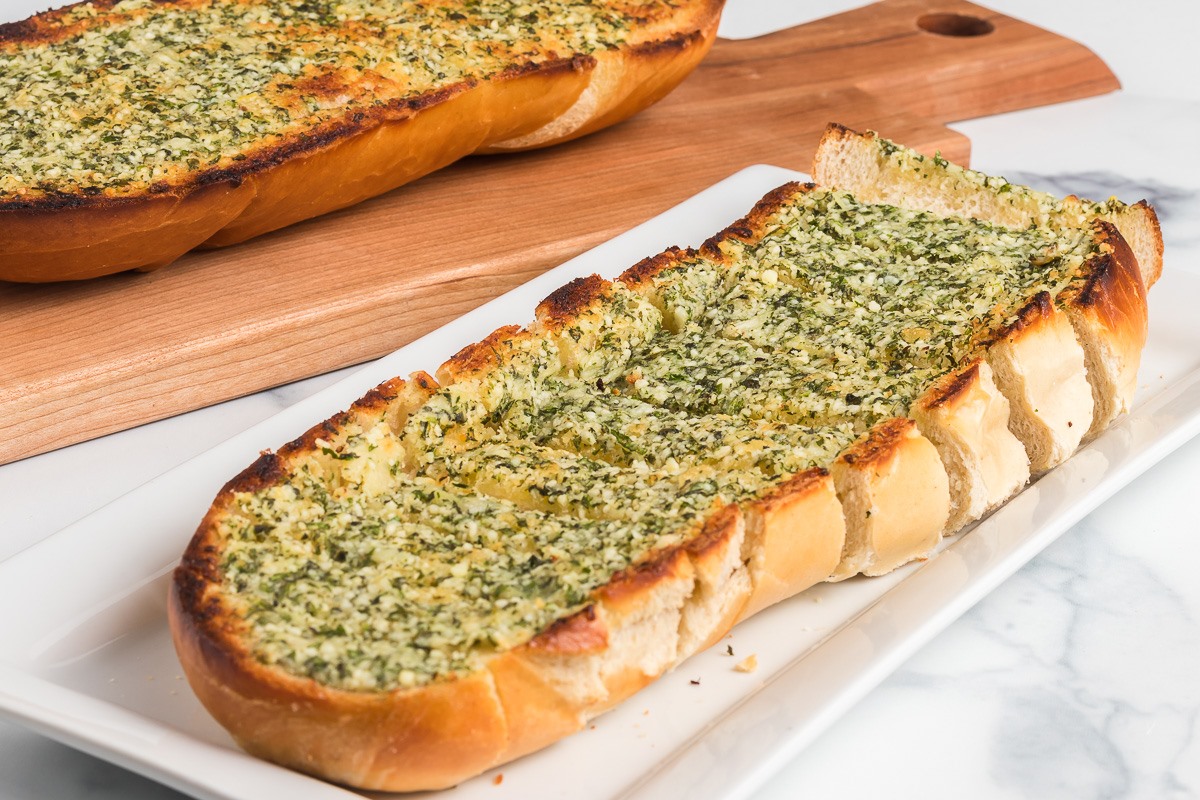 how-to-cook-premade-garlic-bread