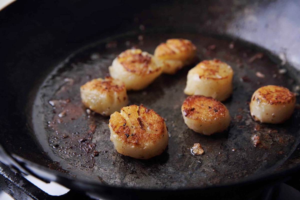how-to-cook-scallops-on-cast-iron
