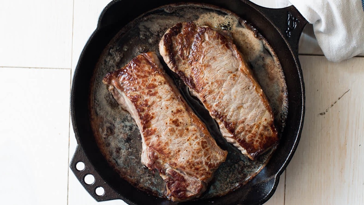 how-to-cook-steak-in-cast-iron-and-oven