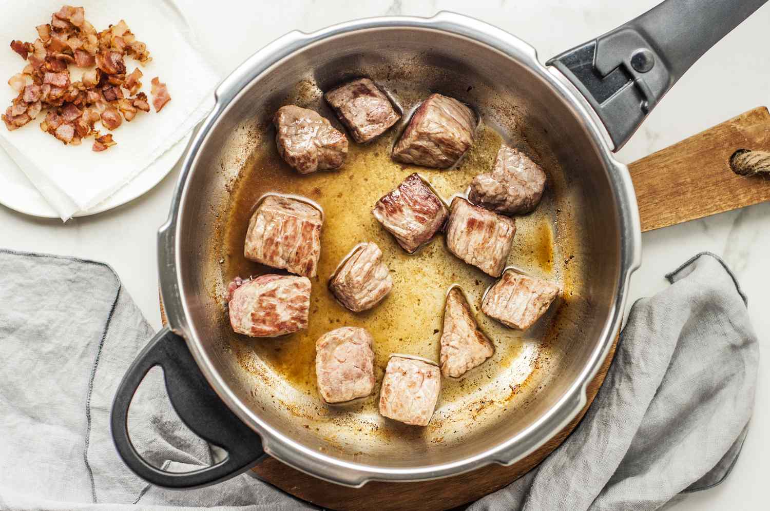 Instant pot steak recipe - Delicious and Easy Pressure cooker steak recipe