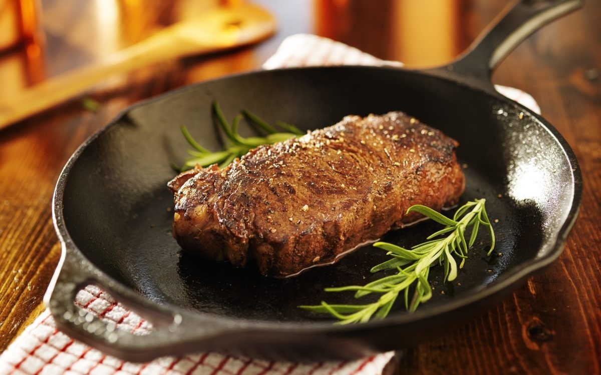how-to-cook-steak-without-a-grill-or-cast-iron-skillet