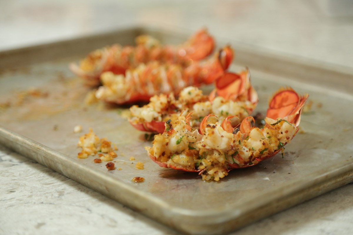 how-to-cook-stuffed-lobster-tails