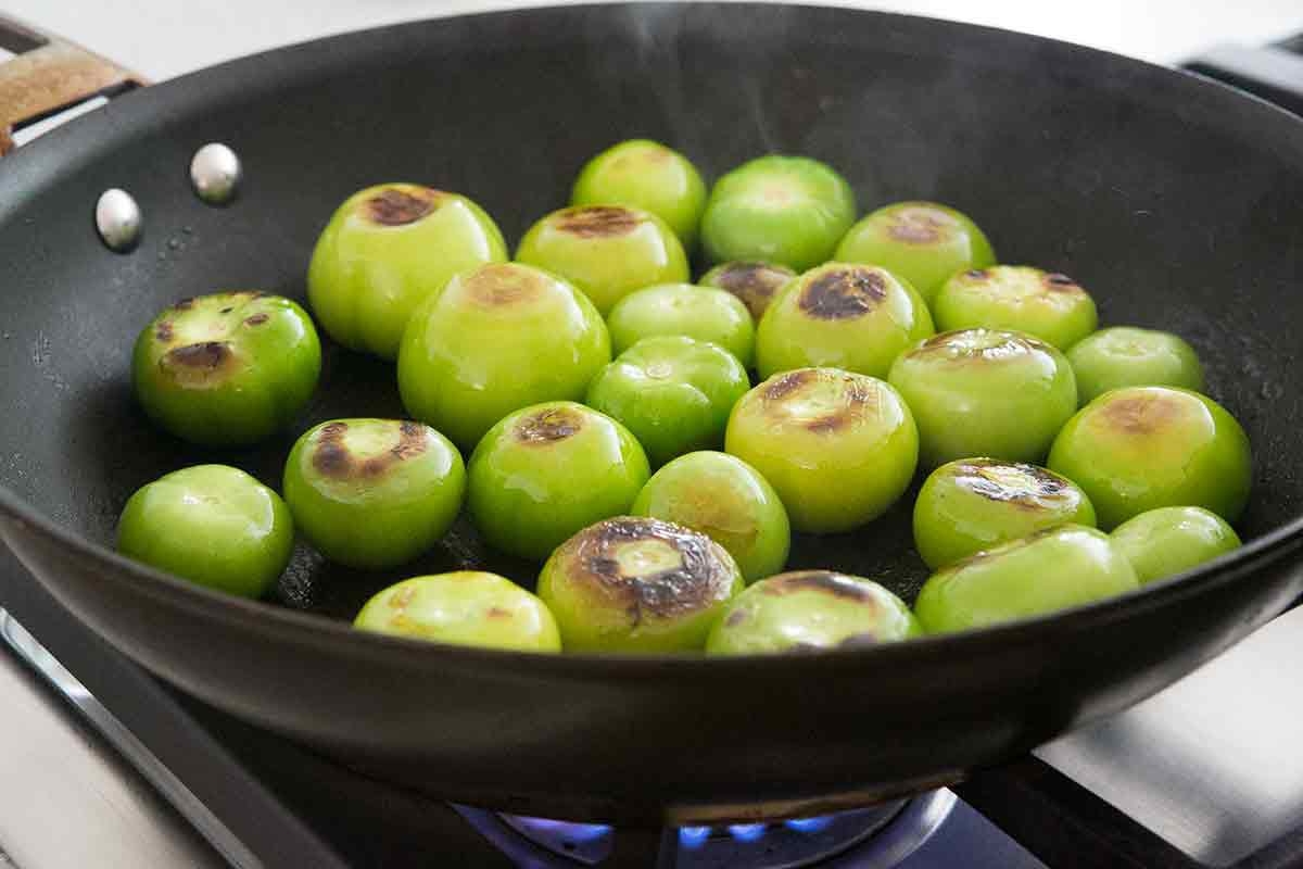 how-to-cook-tomatillos-on-the-stove