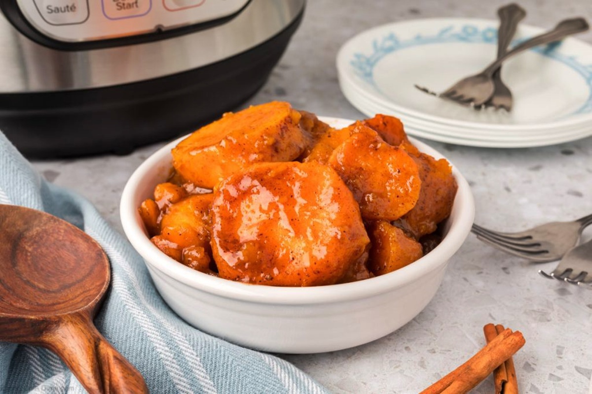 https://recipes.net/wp-content/uploads/2023/11/how-to-cook-yams-in-instant-pot-1701265211.jpg