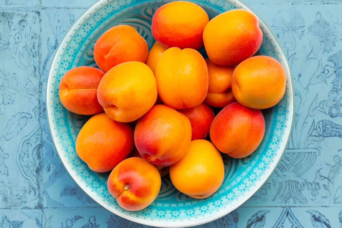 how-to-blanch-apricots-super-ripe