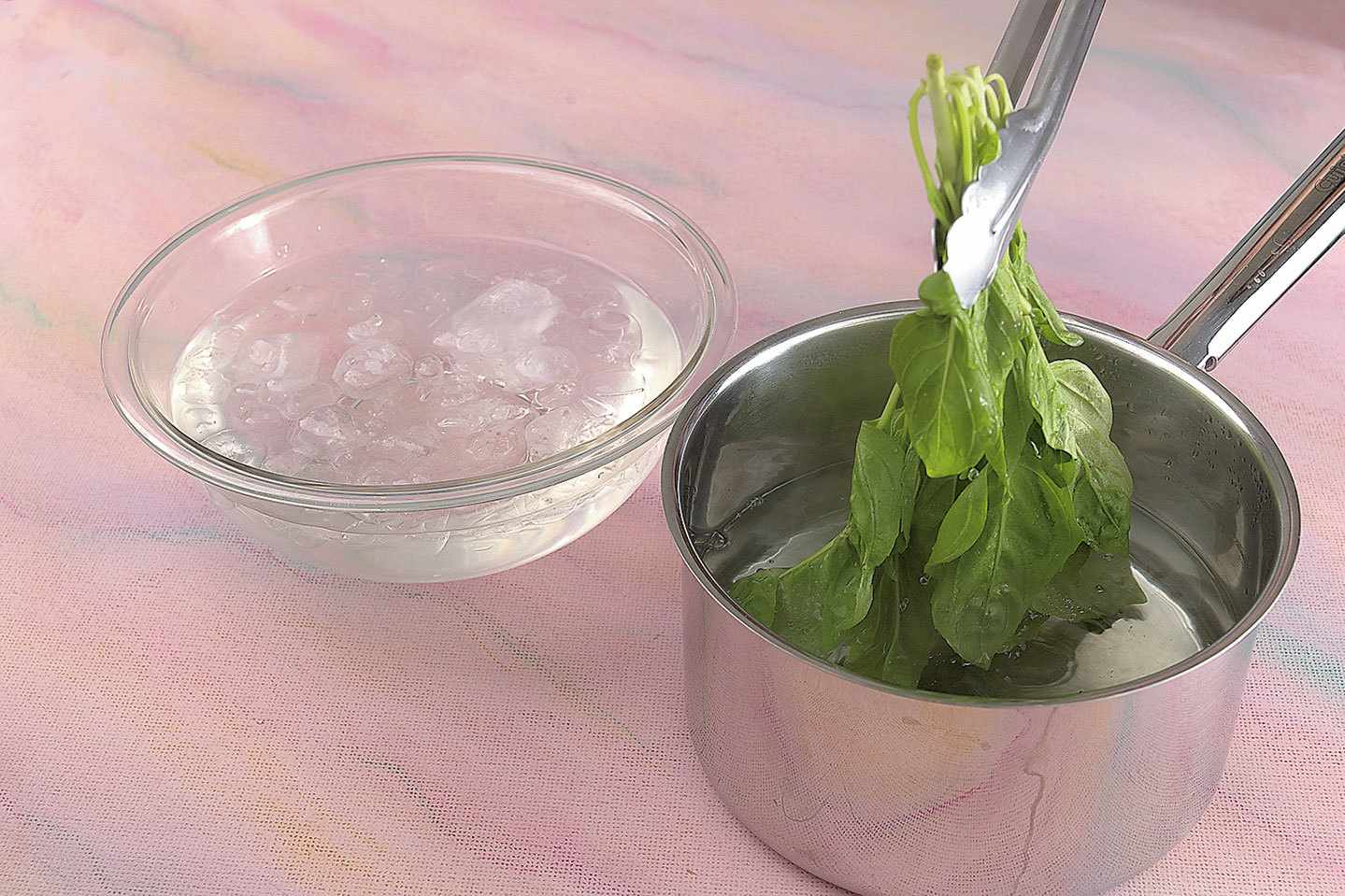 how-to-blanch-herbs