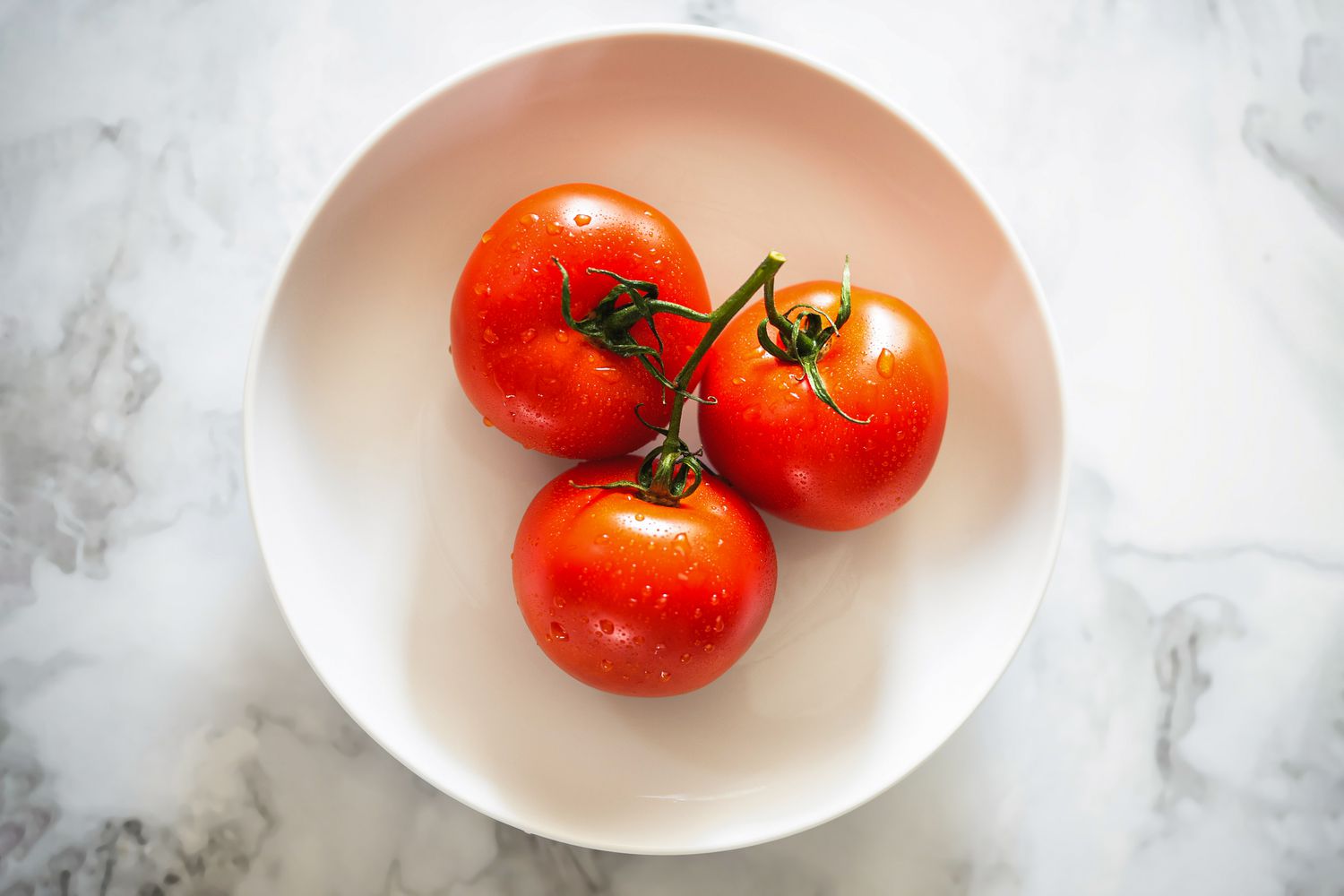 how-to-blanch-tomatoes-before-freezing