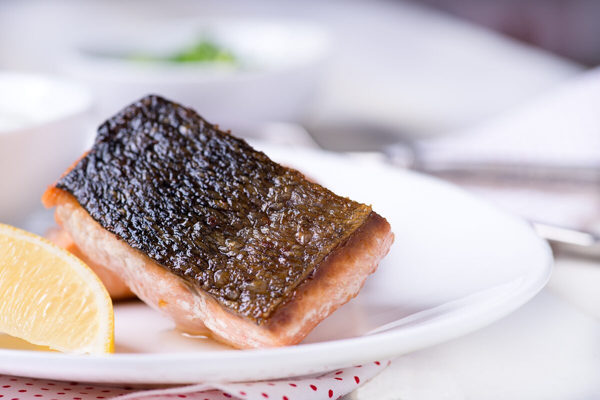 how-to-broil-salmon-with-the-skin-on