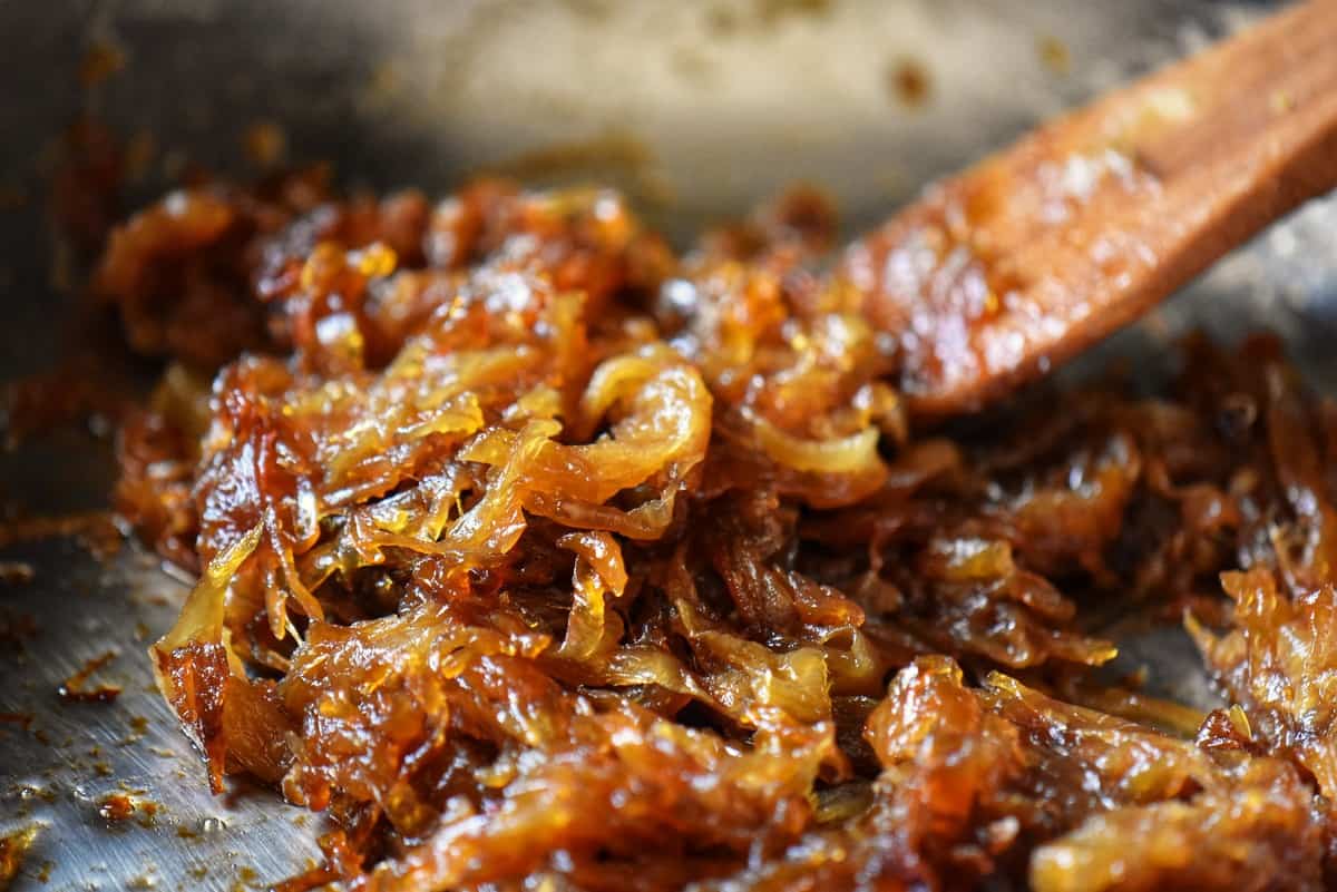 How To Caramelize Red Onions Without Brown Sugar - Recipes.net