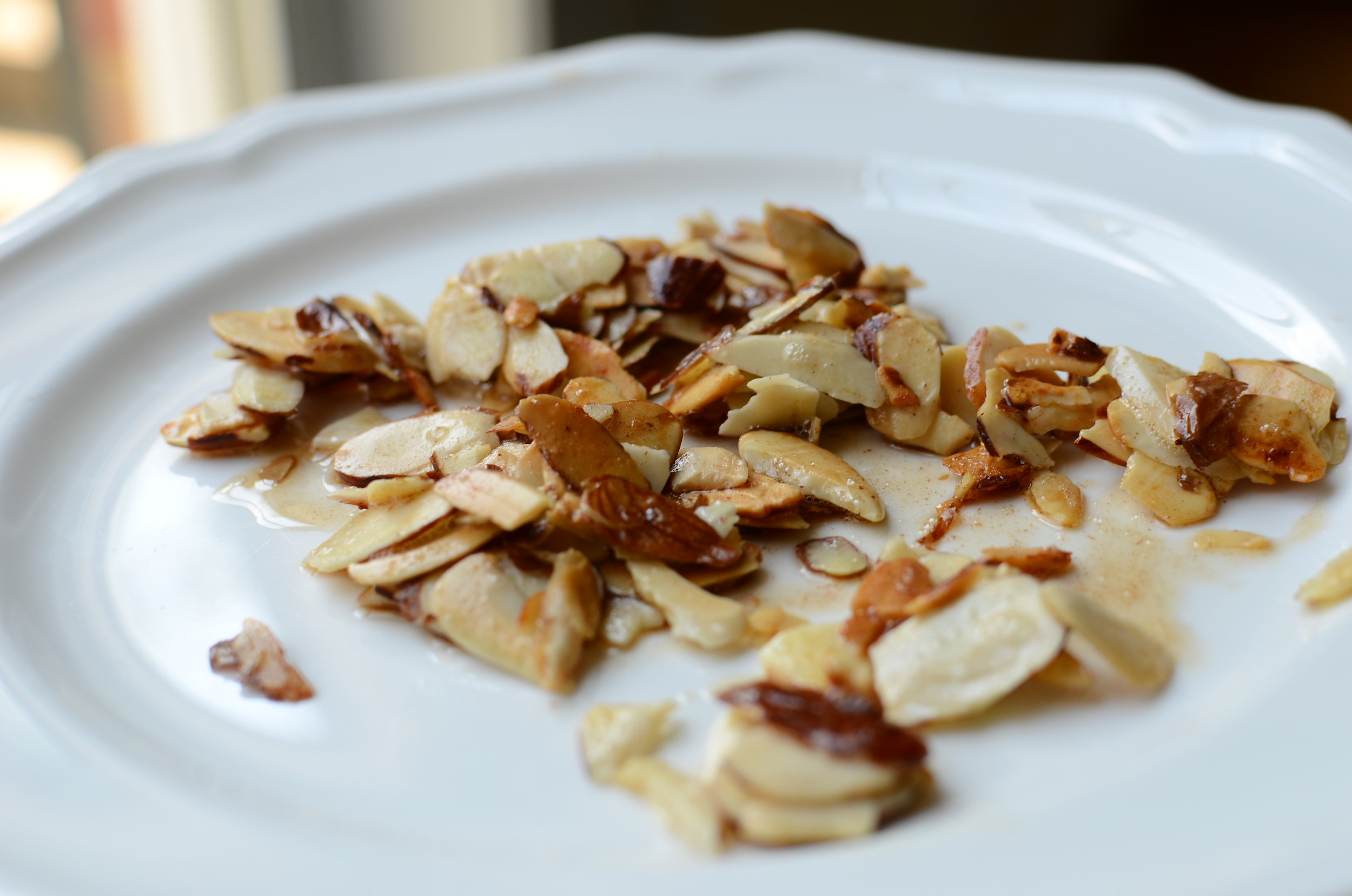 how-to-caramelize-slivered-almonds-on-pot