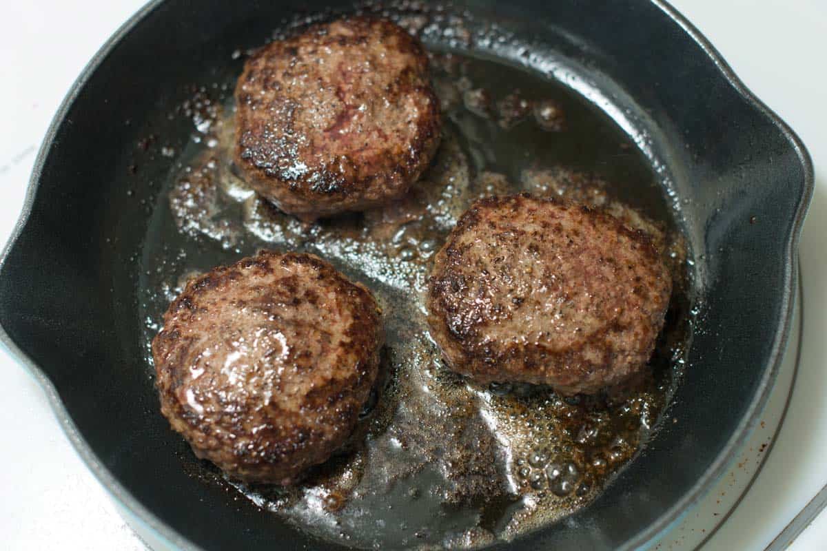 how-to-cook-a-hamburger-on-a-skillet