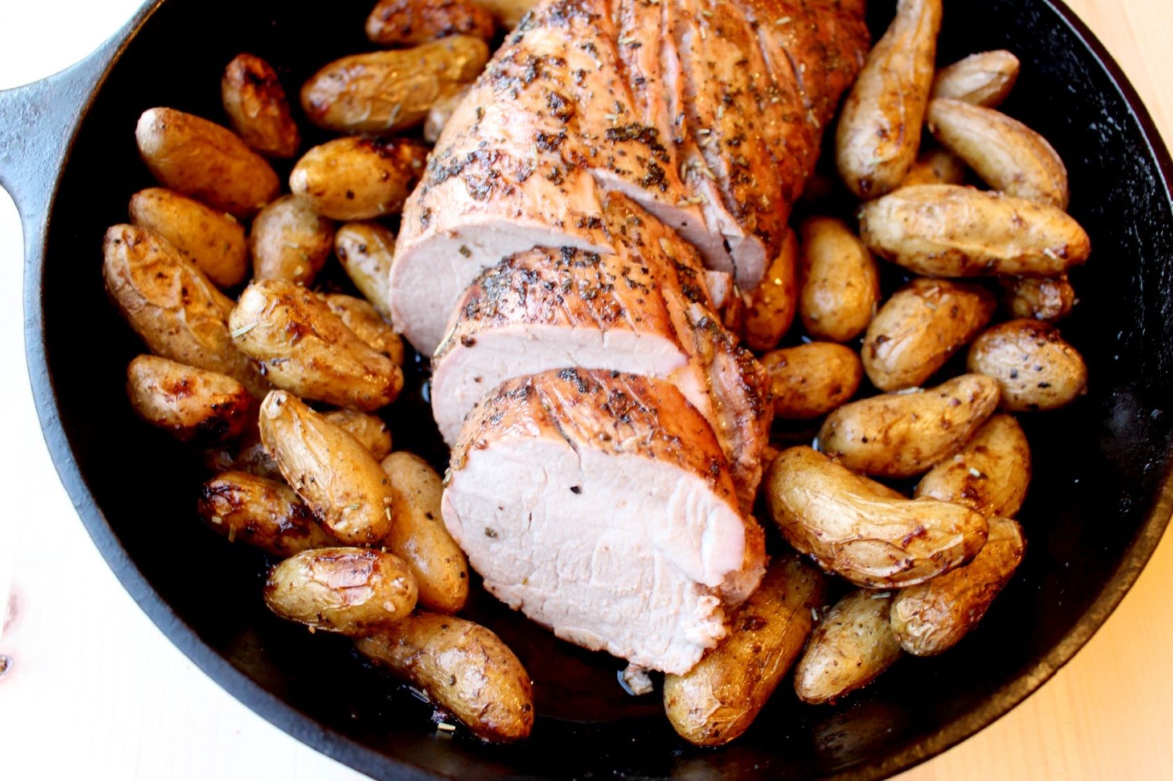 how-to-cook-a-pork-loin-roast-in-the-oven-with-potatoes