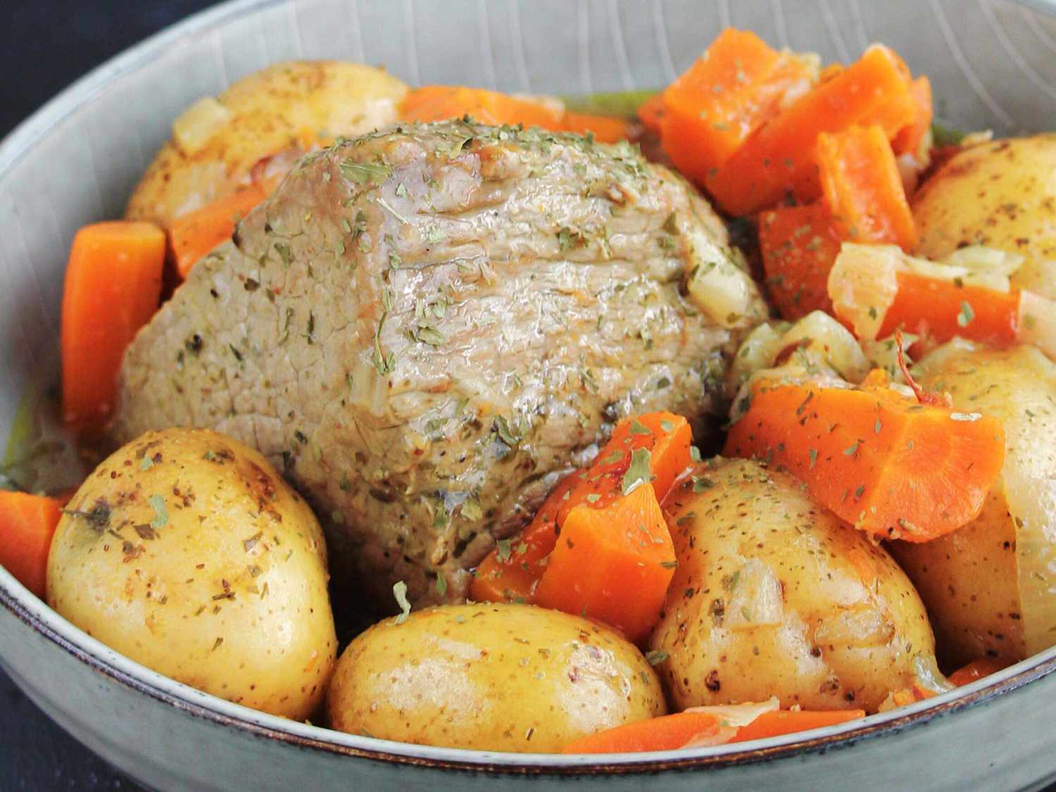 how-to-cook-a-roast-with-potatoes-and-carrots
