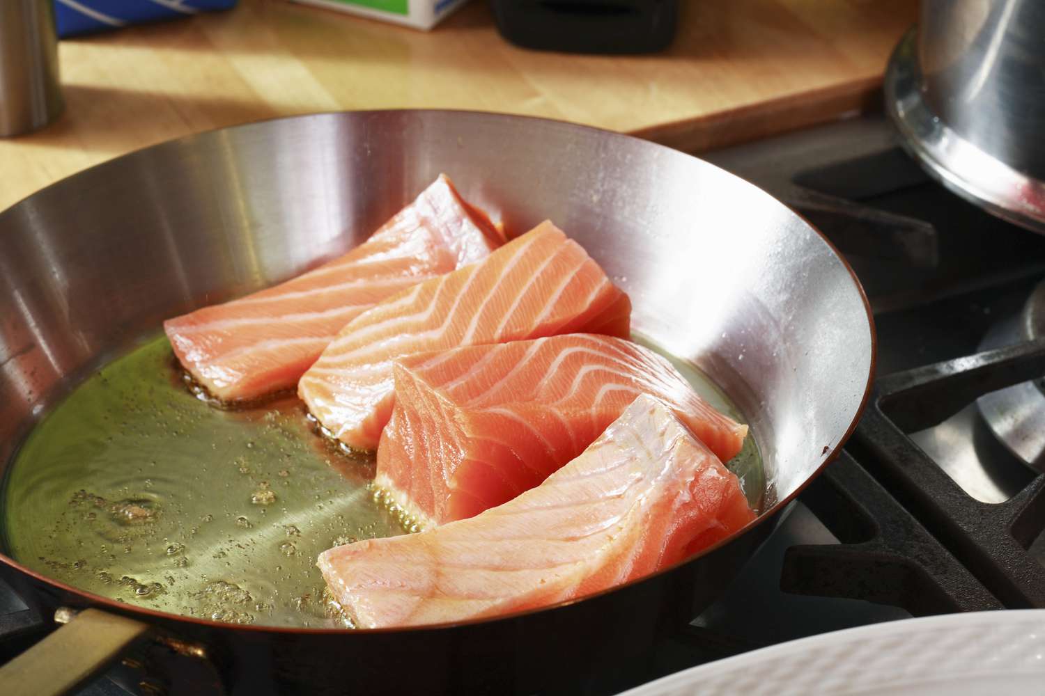 How To Cook A Salmon On The Stove - Recipes.net