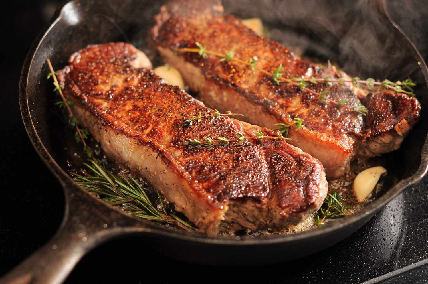 how-to-cook-a-steak-on-the-stove-without-a-cast-iron-pan