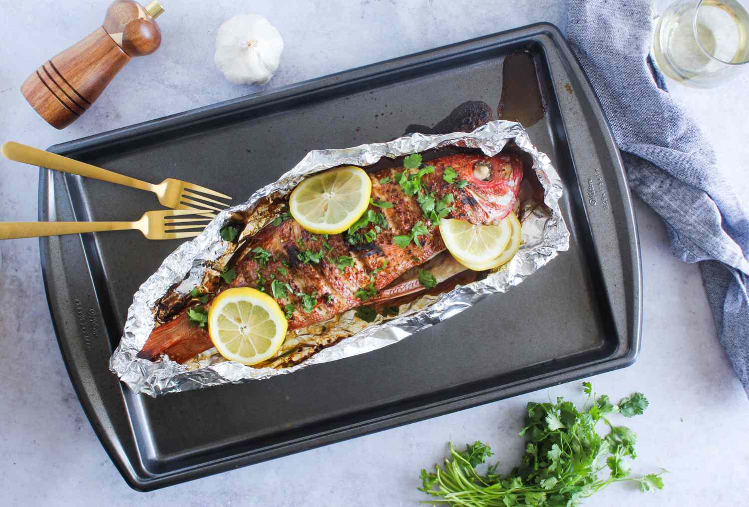 how-to-cook-a-whole-fish-in-the-oven