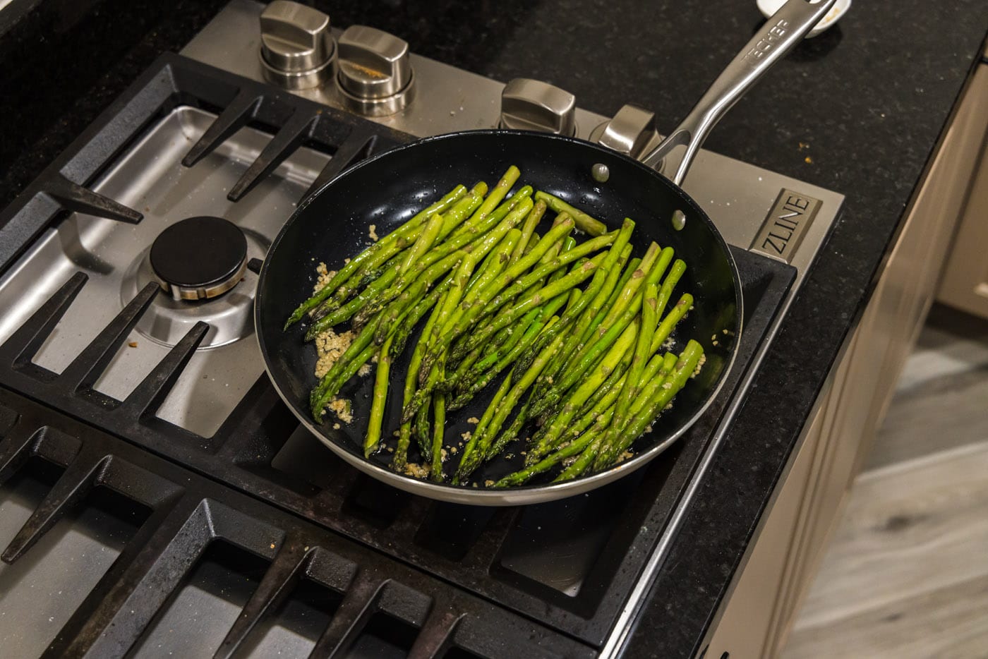 how-to-cook-asparagus-in-a-pan-on-the-stove