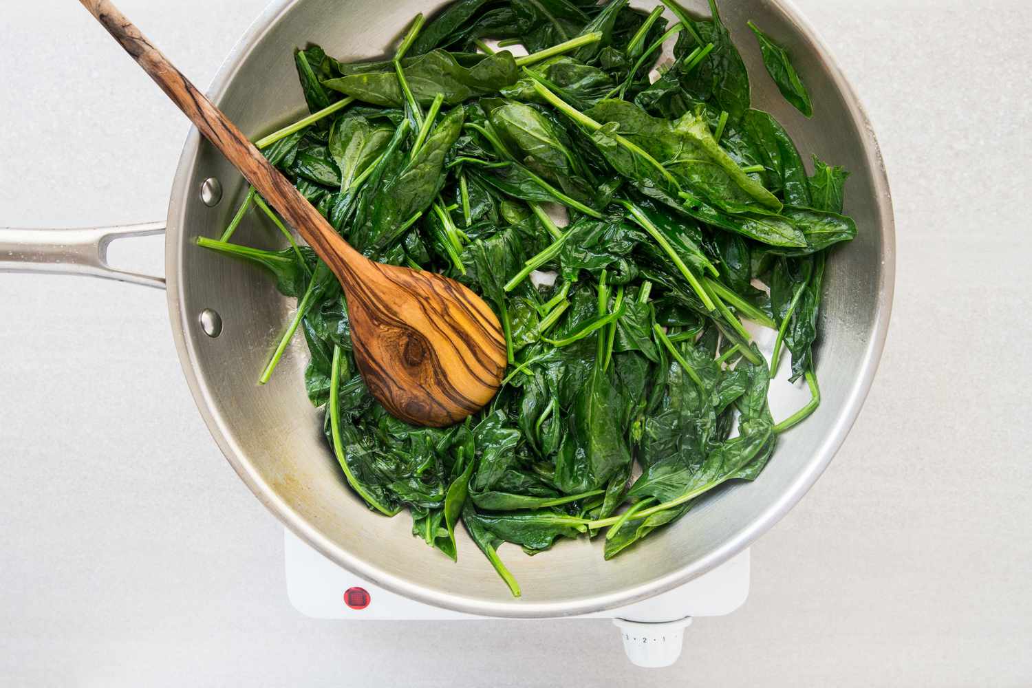 how-to-cook-baby-spinach-in-a-pan