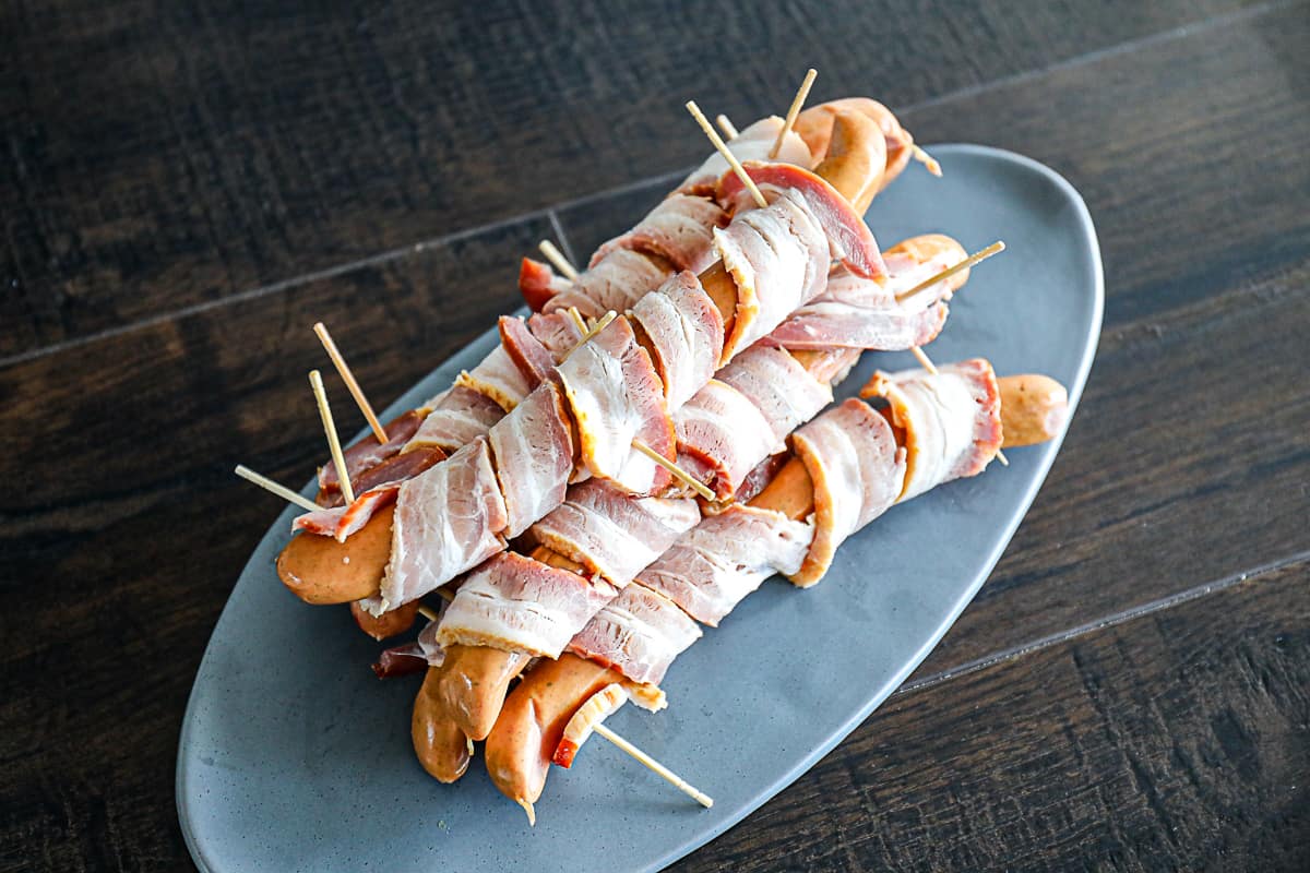 how-to-cook-bacon-wrapped-hot-dogs-in-the-oven