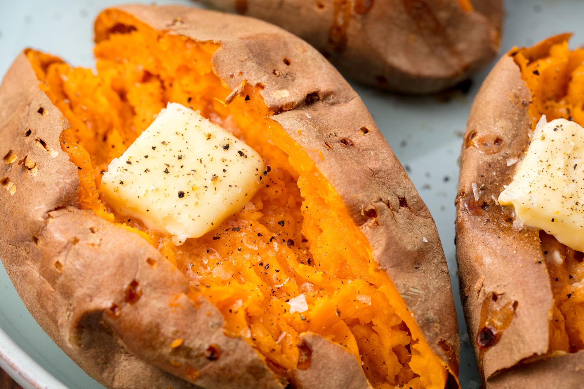 how-to-cook-baked-sweet-potatoes-in-the-oven