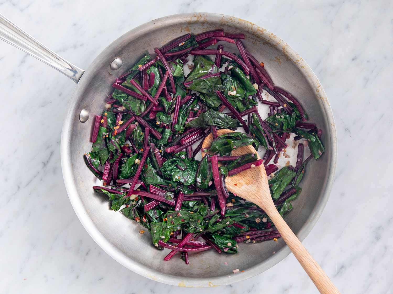 how-to-cook-beet-leaves-and-stem