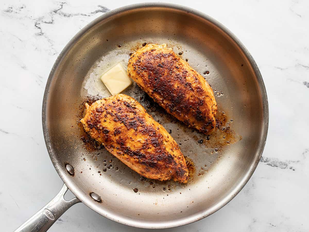 how-to-cook-boneless-skinless-chicken-breast-in-a-skillet