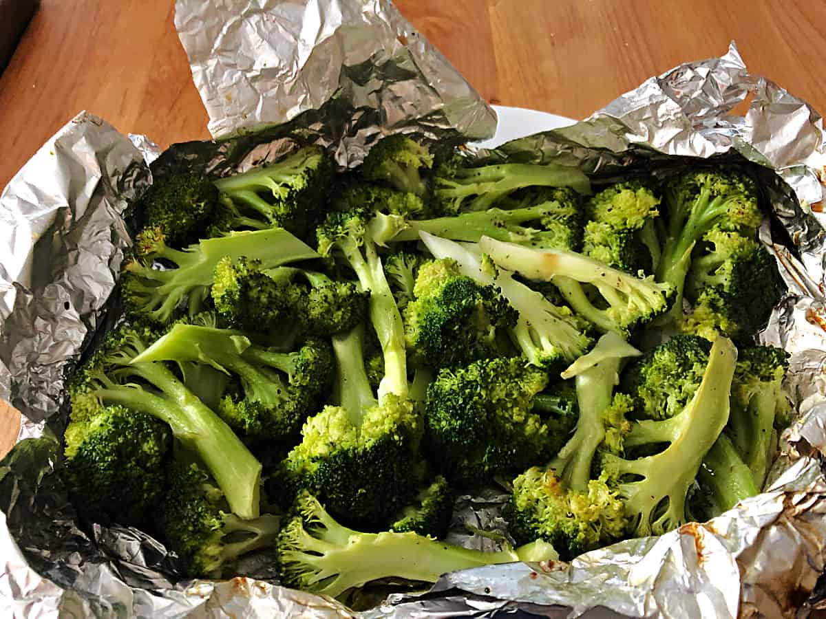 how-to-cook-broccoli-on-the-grill-in-foil