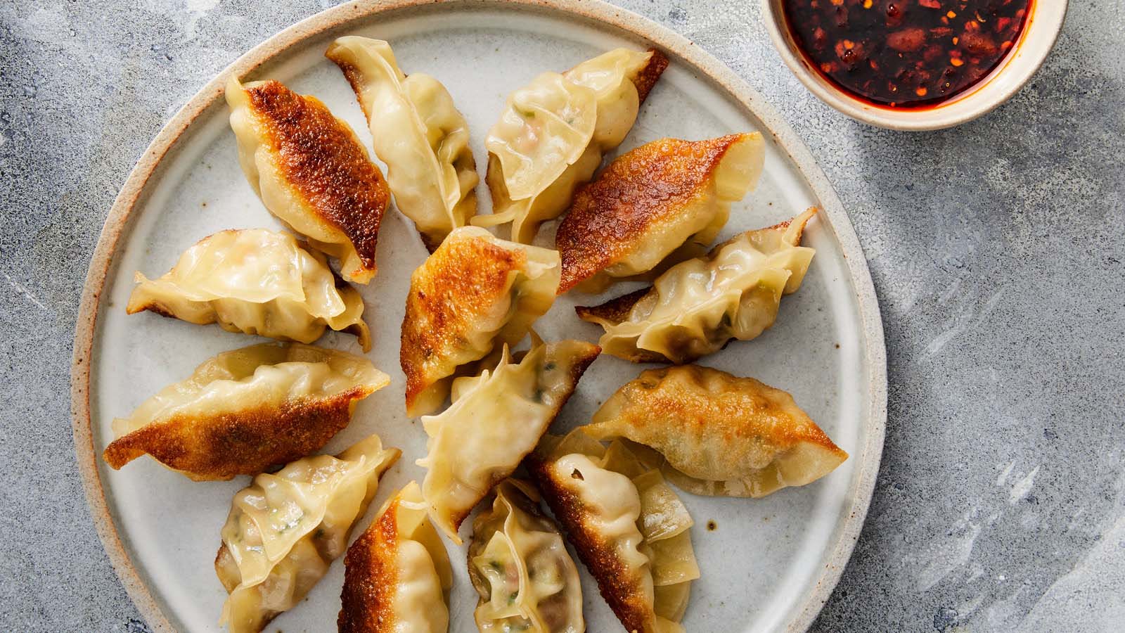 how-to-cook-dumplings-pan-fry